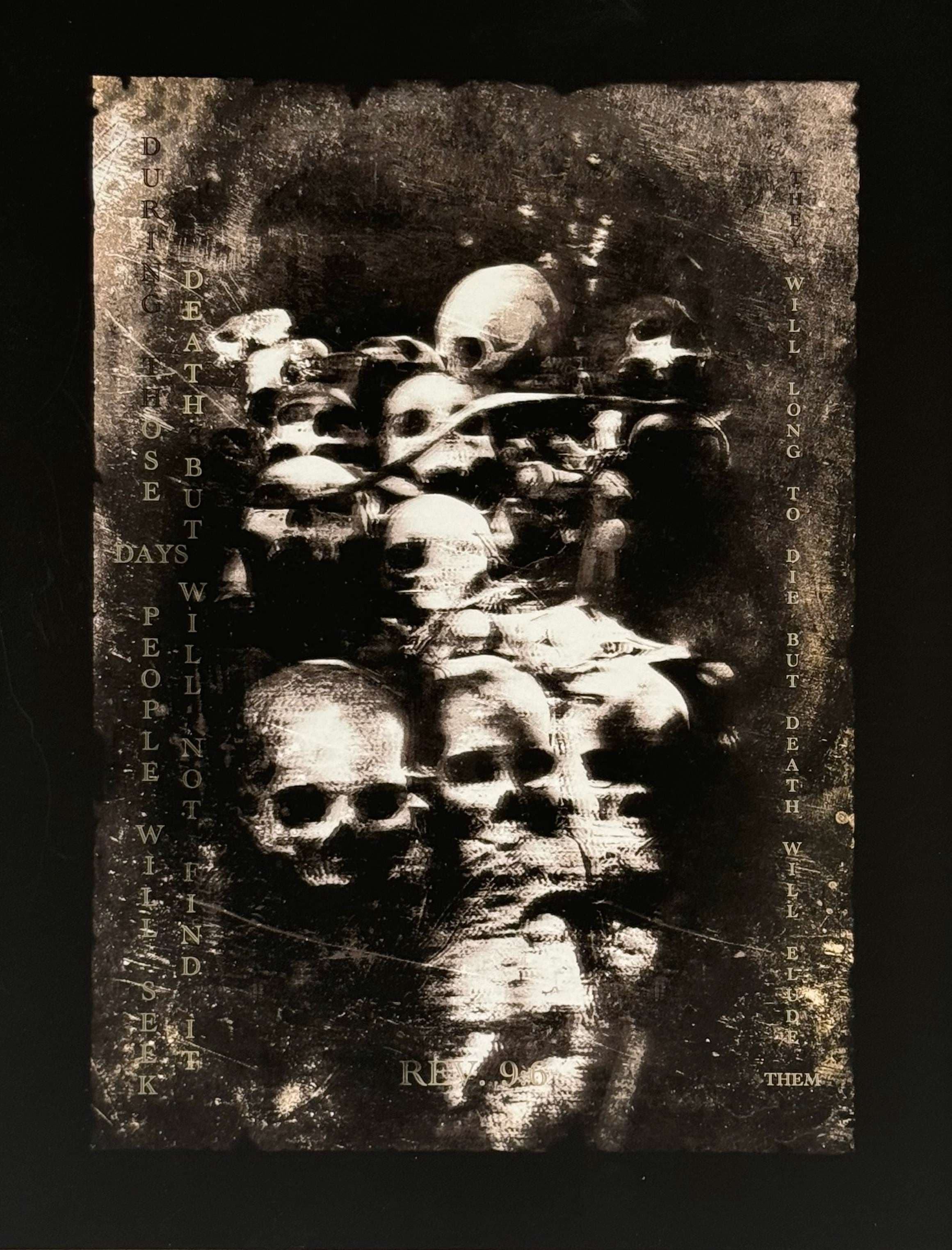 Rev. 9:6 - Death av Emely Fleur – Galleri Risberg